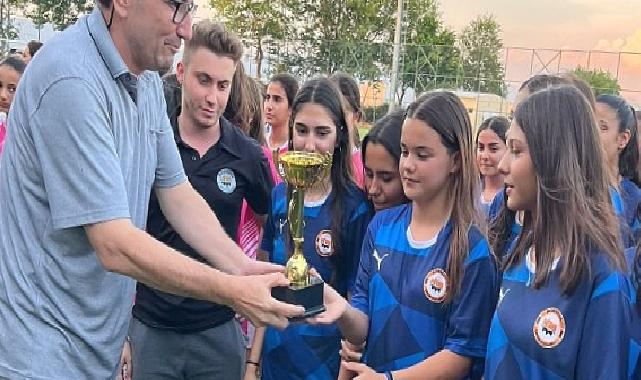 İzmir’in futbolcu kızları geleceğe umut oldu